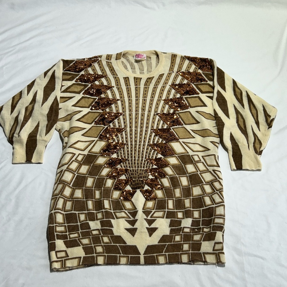 Uwen Forest              Geometric Patterned Sweater in Brown and Cream